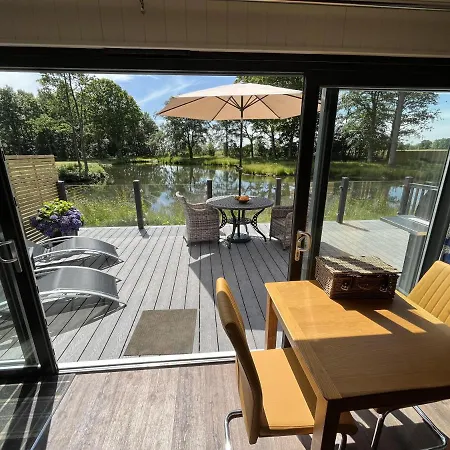 Cedar Boutique Lodge-Dog Fishing And Spa Access York Exterior photo